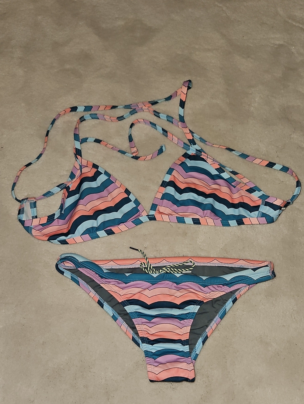Jolyn Wave Train Bikini Triangle Top XL Europe Bottom L